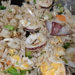 ข้าวผัดหมึก