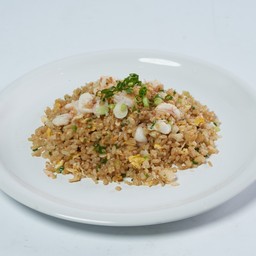 ข้าวผัดกุ้งกระเทียม