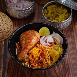 ข้าวซอยน้ำเงี้ยวบ้านครูจู ประภาวรรณโฮม1 มีนบุรี