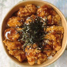 ข้าวไก่กรอบราดซอสเกาหลี
