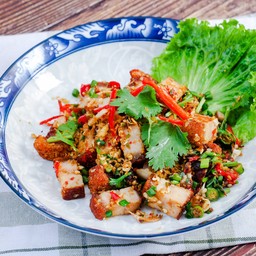 หมูกรอบคั่วพริกเกลือ(กับข้าว)