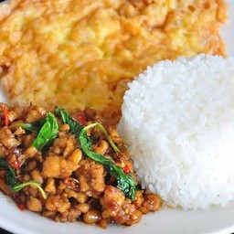 ข้าวกะเพราหมูสับ + ไข่เจียว