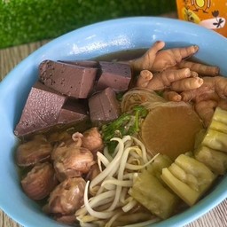 ก๋วยเตี๋ยวไก่ ตีนไก่