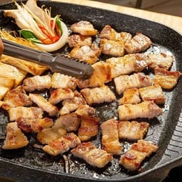 หมูสามชั้นย่าง (Grilled pork belly)
