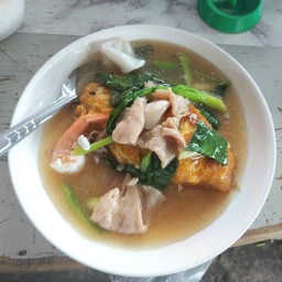 ราดหน้ารวม เส้นใหญ่ห่อไข่เจียว