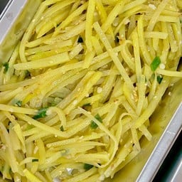 ผัดมันฝรั่ง 100g