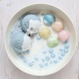 บัวลอยมีไส้+ไอศกรีมกะทิอัญชัน+ขนมไทย