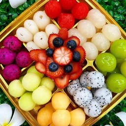 เซตผลไม้รวม ตักกลม 9 ช่องพรีเมี่ยม ผลไม้คัดพิเศษอร่อยหวานฉ่ำ