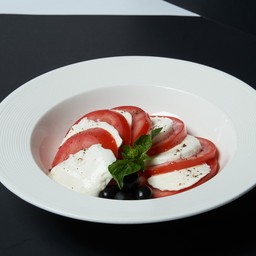 มะเขือเทศชีสสด