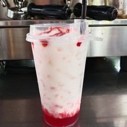 นมสดสตรอเบอรี่