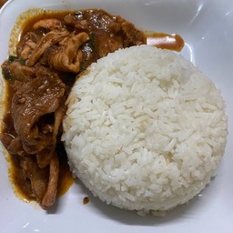 ผัดพริกแกงหมู