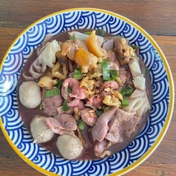 เกาเหลาลูกชิ้นเนื้อสด