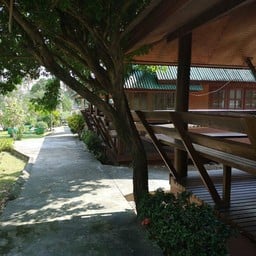 Cr. โรงแรมมิตรอารีย์ 2 แอนด์ การ์ เด้นท์ เฮ้าส์ รีสอร์ท