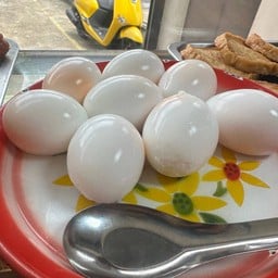 ไข่ต้มมะตูม ราดน้ำพะโล้ ใบละ