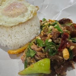 ผัดกระเพราขาหมู