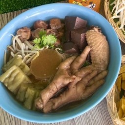 ก๋วยเตี๋ยวไก่ ปีกไก่+ตีนไก่