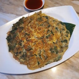 ไข่เจียวใบกะเพรา