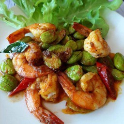 กุ้ง ปลาหมึกผัดพริกแกงสะตอ