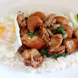 กะเพราขาหมูถาด