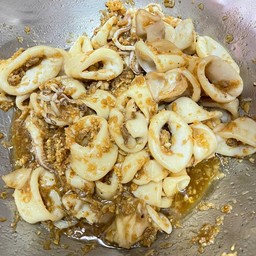 ผัดกระเทียม  ( กับข้าว )