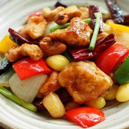 ไก่ผัดเม็ดมะม่วง