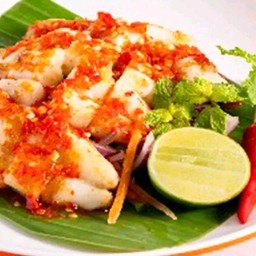 ยำไข่หมึก
