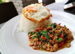 กระเพราหมูสับ