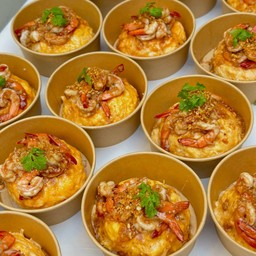 ข้าวไข่ข้นกุ้งกระเทียมพร้อมพริกน้ำปลาสุดนัว
