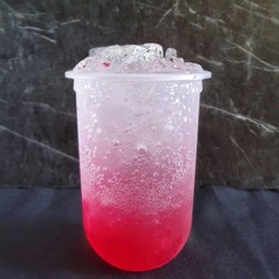 น้ำแดงโซดา