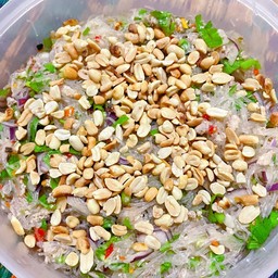 ยำวุ้นเส้นโบราณ