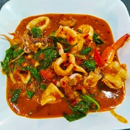 ผัดพริกแกงทะเล