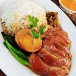 อรุณวตีข้าวขาหมูอร่อย รีวิวดี