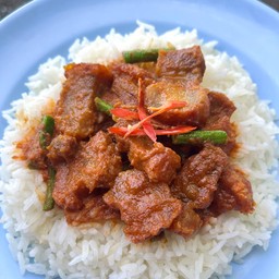 ผัดพริกแกง