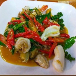 ผัดกระเพาทะเล