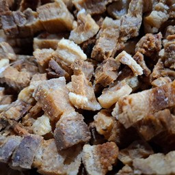 หมูกรอบทอดโรยเกลือ