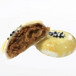 พายไก่ซอส xo