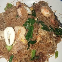 ผัดซีอิ๊วเส้นหมี่ทะเล