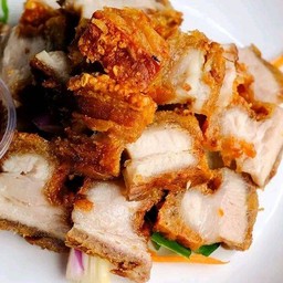 หมูกรอบจิ้มแจ่ว