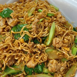 ผัดมาม่าหมู