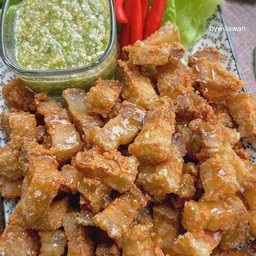 สามชั้นทอดน้ำปลา