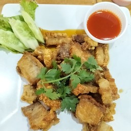 หมูกรอบทอดน้ำปลา