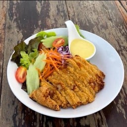 สลัดไก่กรอบ