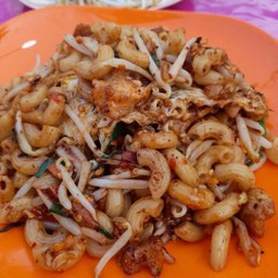 ผัดไทยเส้นมักกะโรนี