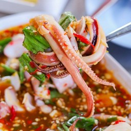 ยำปลาหมึก