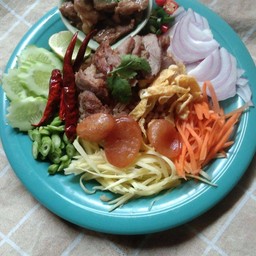 ข้าวคลุกกะปิ หมูหวาน หมูทอด