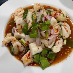 ยำไข่หมึก