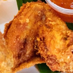 ปีกไก่ทอดน้ำปลา 2 ชิ้น