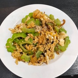 มะระผัดไข่