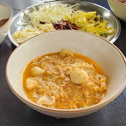 ขนมจีน น้ำยากะทิ ชุดลองท้อง