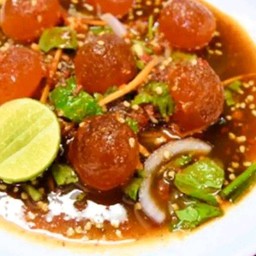 ยำไข่แดงเค็ม